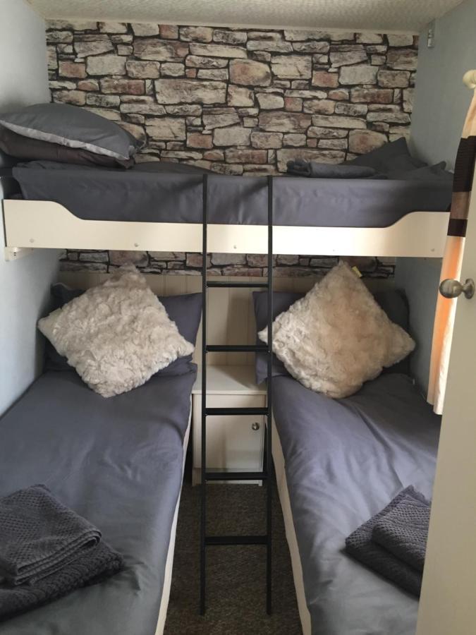 Byre Cottages & Log Cabin Cardigan Bagian luar foto