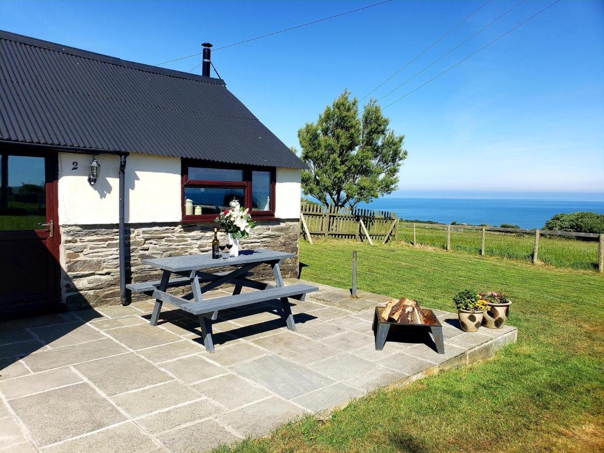 Byre Cottages & Log Cabin Cardigan Bagian luar foto