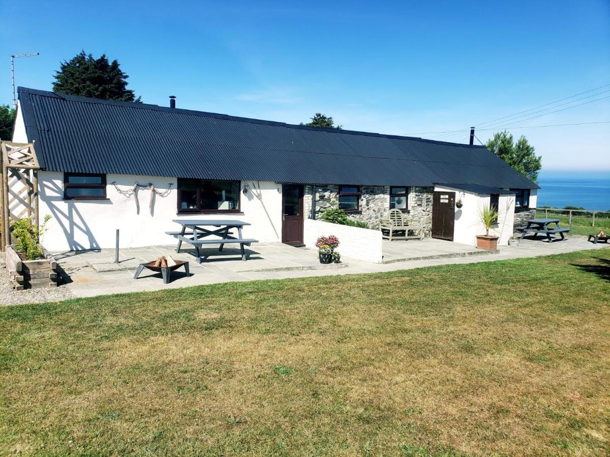 Byre Cottages & Log Cabin Cardigan Bagian luar foto