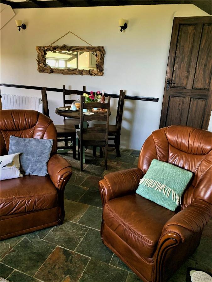Byre Cottages & Log Cabin Cardigan Bagian luar foto