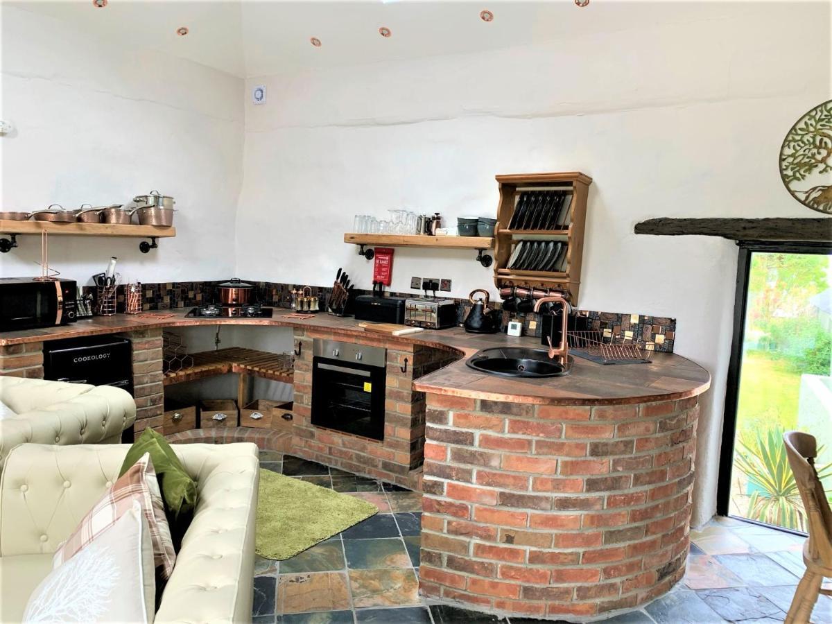 Byre Cottages & Log Cabin Cardigan Bagian luar foto