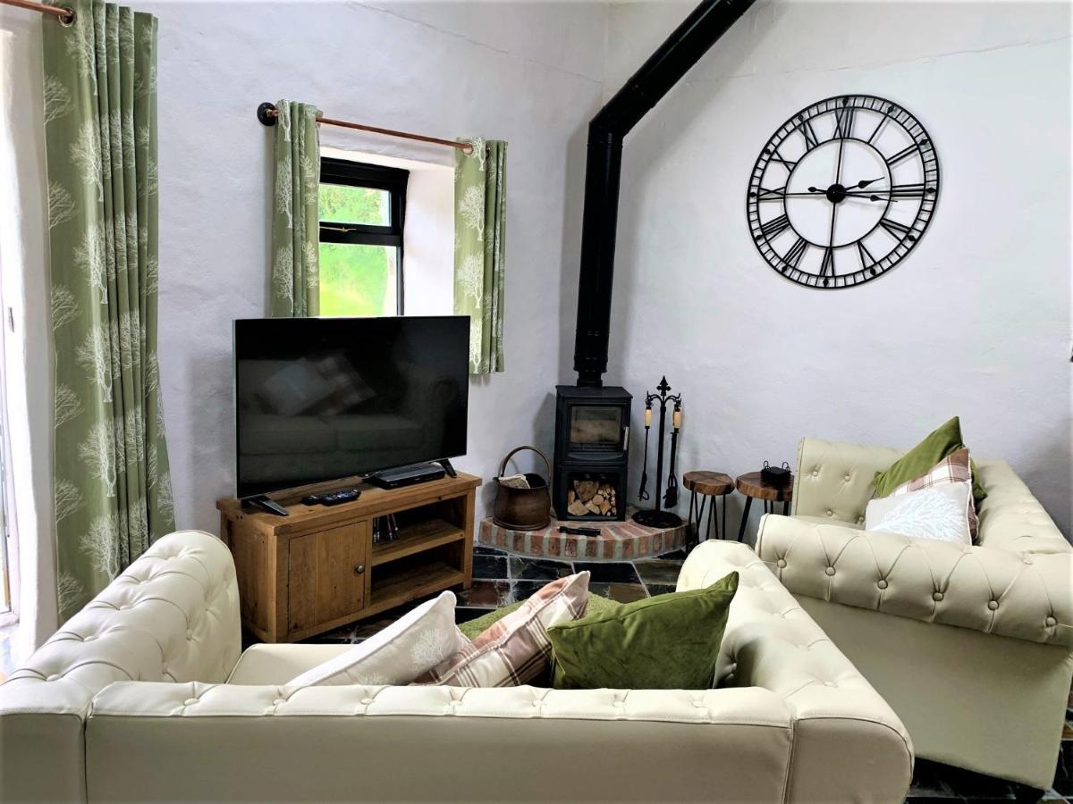 Byre Cottages & Log Cabin Cardigan Bagian luar foto