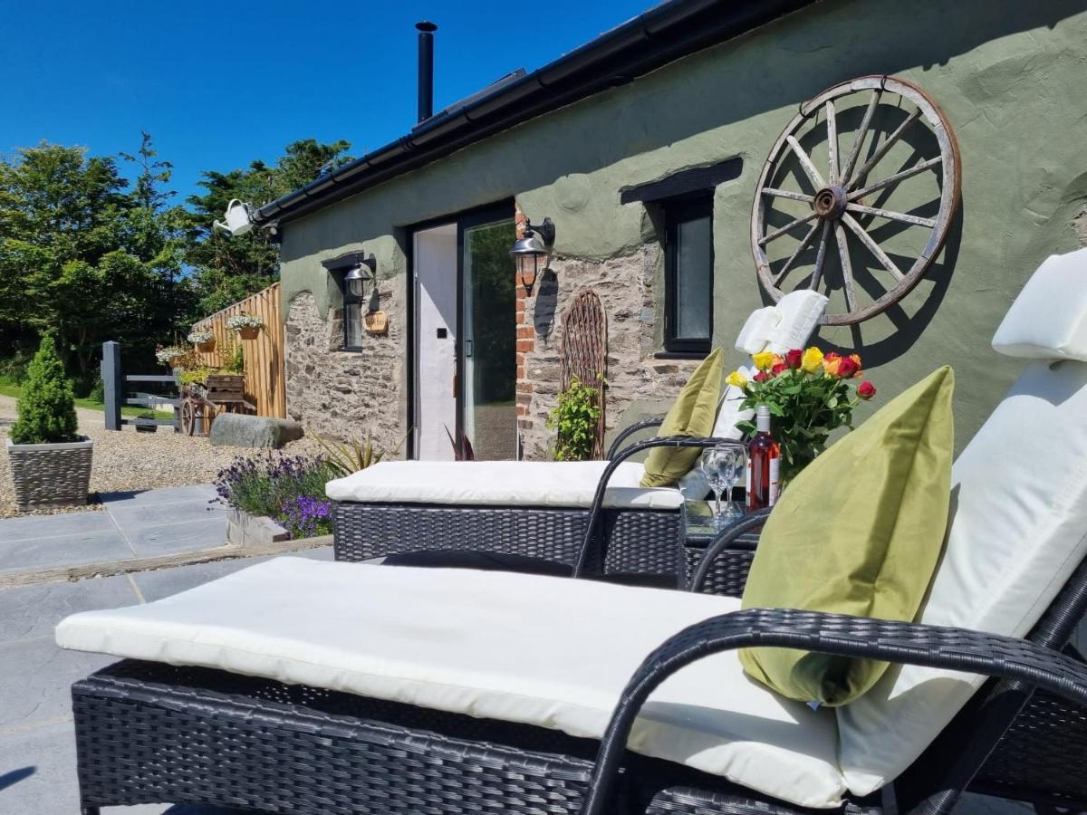 Byre Cottages & Log Cabin Cardigan Bagian luar foto