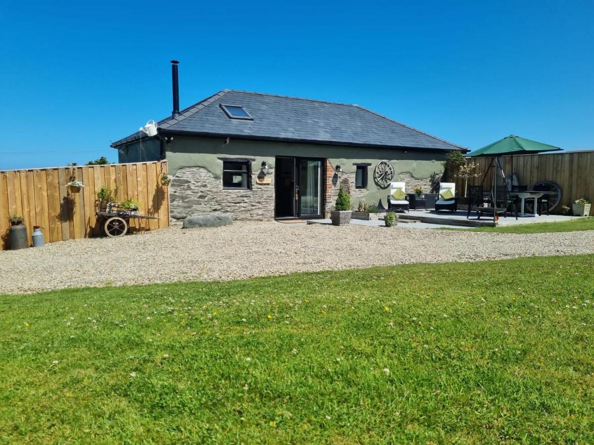 Byre Cottages & Log Cabin Cardigan Bagian luar foto