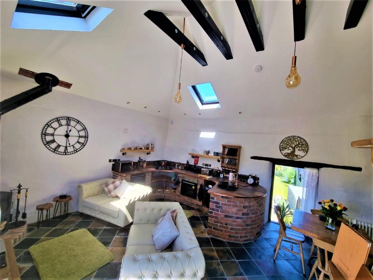 Byre Cottages & Log Cabin Cardigan Bagian luar foto