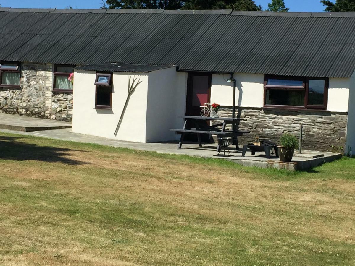 Byre Cottages & Log Cabin Cardigan Bagian luar foto
